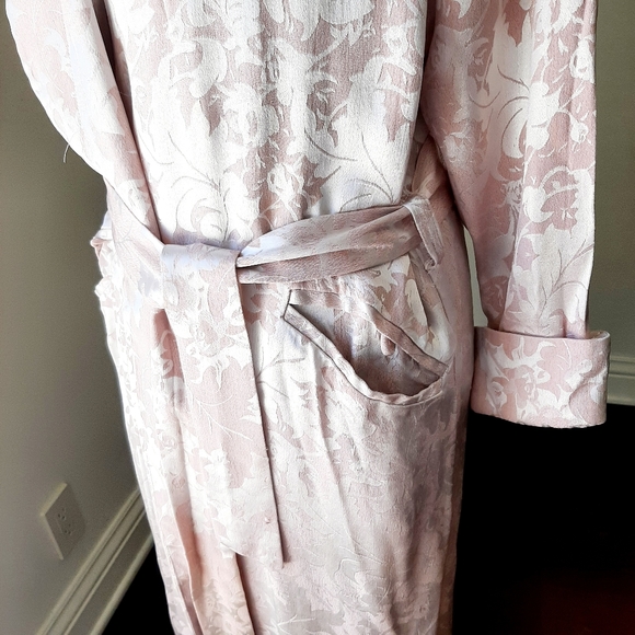 VICTORIA'S SECRET ROBE - Picture 5 of 14